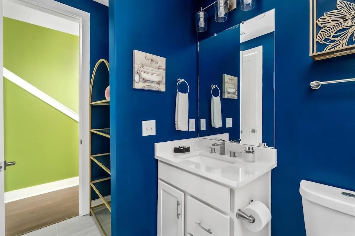 Bloom Haus Dt 2Miles - 8 Q Beds - Rooftop - Omg Nashville 0*,  United States