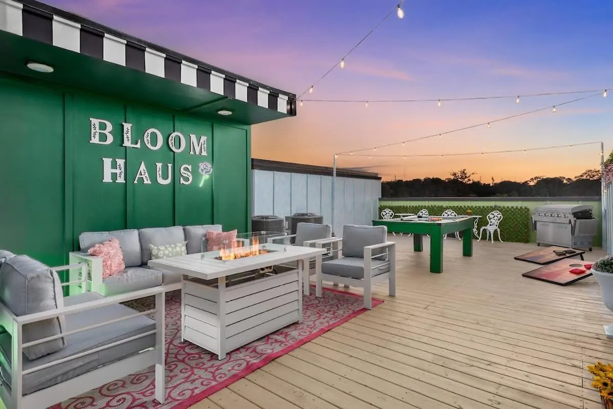 Bloom Haus Dt 2Miles - 8 Q Beds - Rooftop - Omg Nashville 0*,  United States